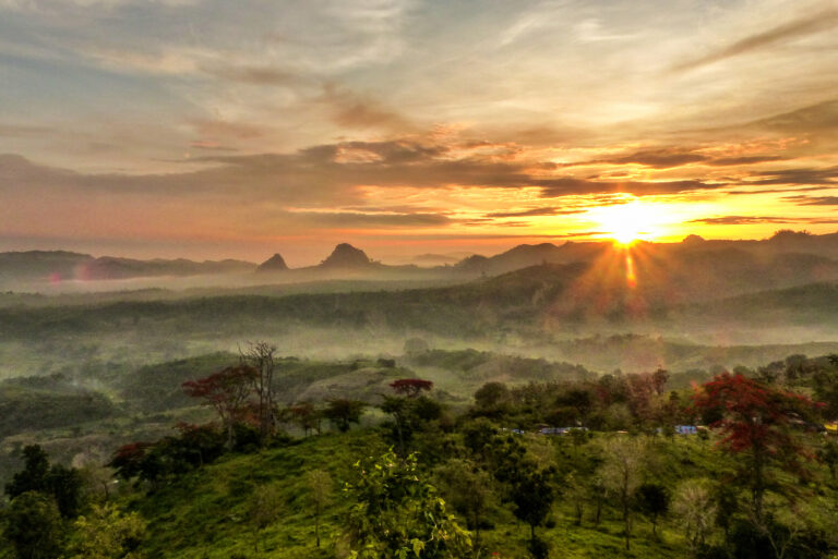 explore-wisata-bojonegoro-negeri-atas-angin-yang-menakjubkan