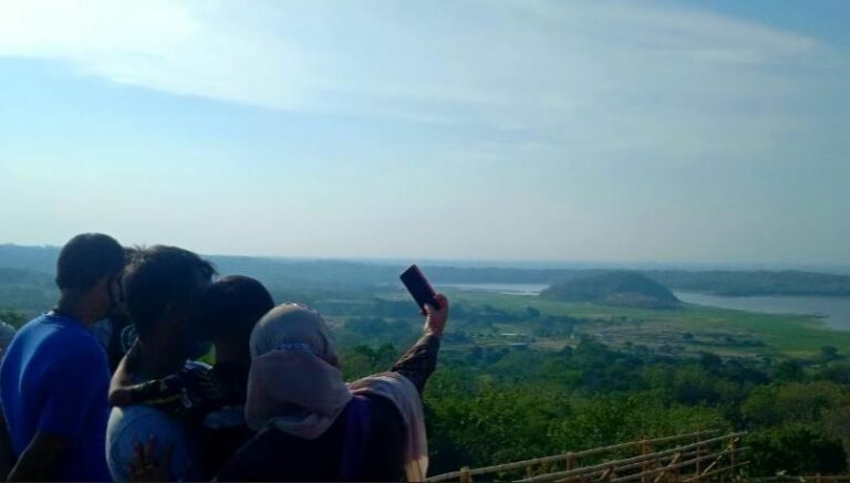 penasaran-dengan-pesona-bukit-cinta-anti-galau-cirebon-yuk-berkunjung