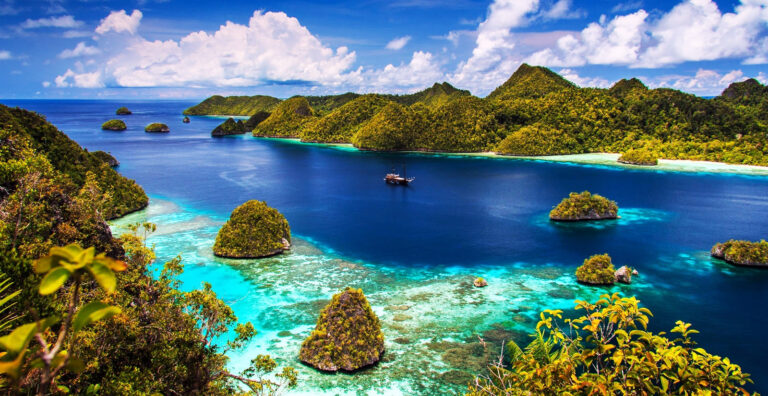 10-contoh-wisata-minat-khusus-di-indonesia-yang-wajib-dikunjungi