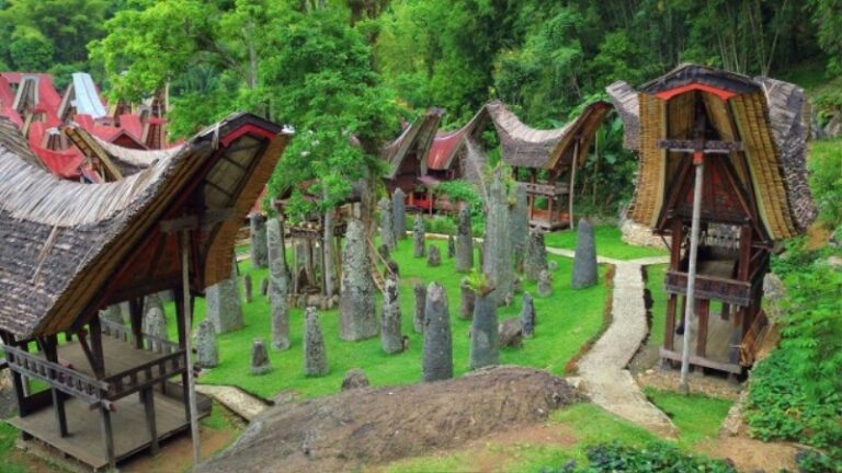 10-tempat-wisata-kuburan-menakjubkan-di-toraja-yang-harus-dikunjungi