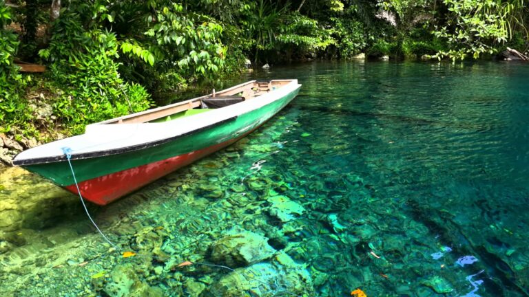 10-tempat-wisata-menarik-di-danau-buatan-indonesia