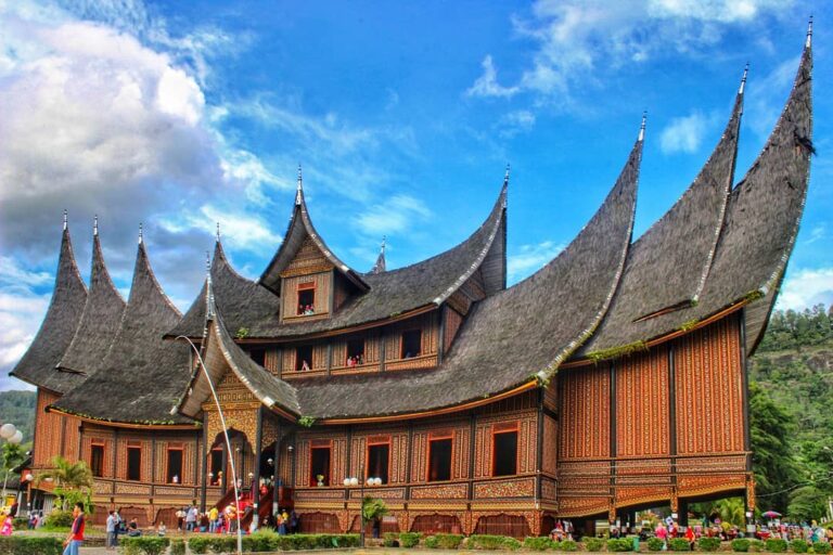 10-wisata-menarik-di-sumatera-yang-wajib-dikunjungi