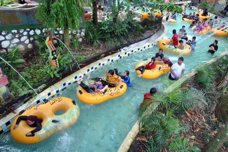 10-wisata-waterpark-terbaik-di-indonesia-untuk-berlibur-dengan-keluarga