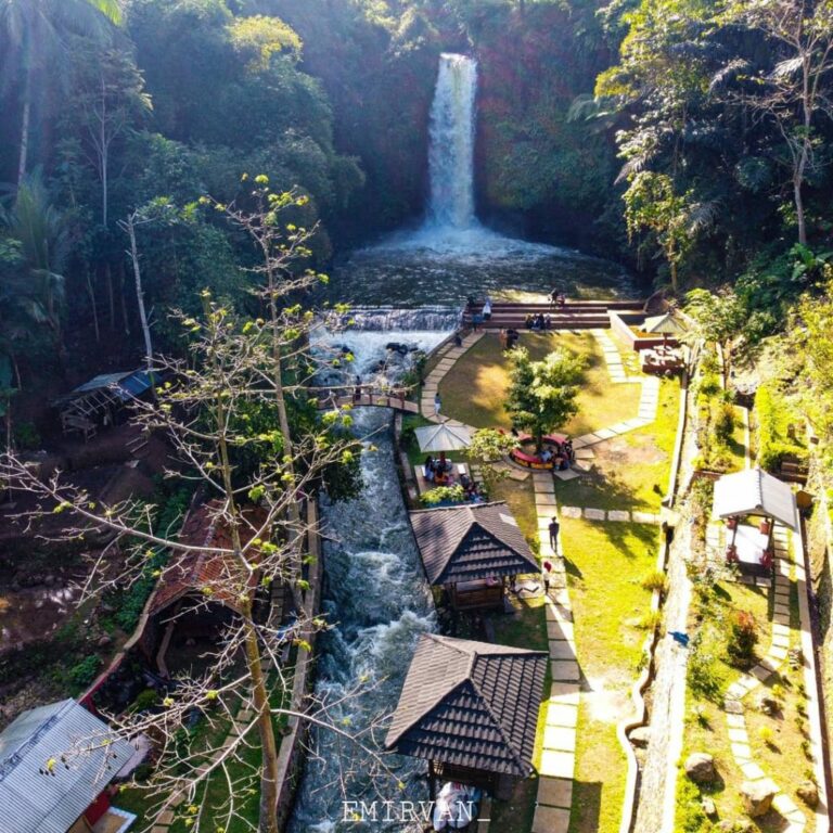 jelajahi-keindahan-alam-di-wisata-curug-bangkong-yang-memukau