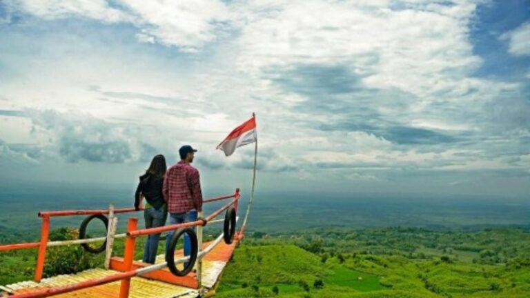 keindahan-wisata-gunung-wungkal-pati-yang-menakjubkan