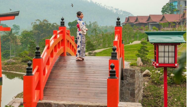 mengunjungi-tempat-wisata-di-surabaya-layaknya-di-jepang-10-kata