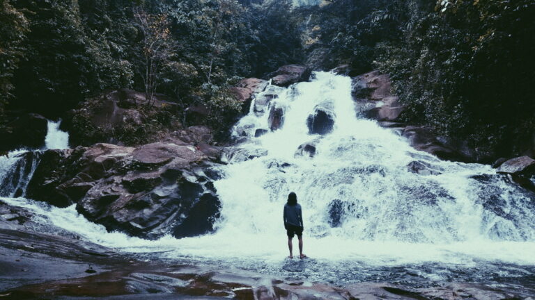 menikmati-keindahan-wisata-sekadau-yang-memukau