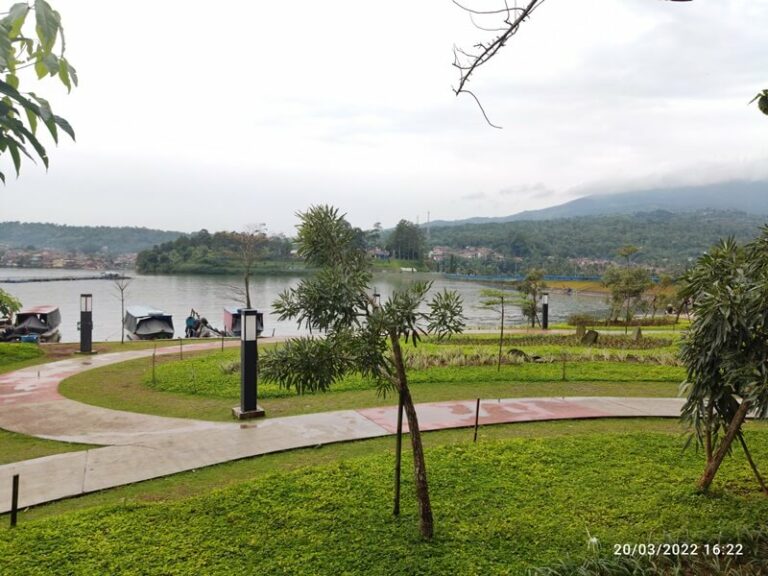 menikmati-keindahan-wisata-waduk-darma-yang-memukau