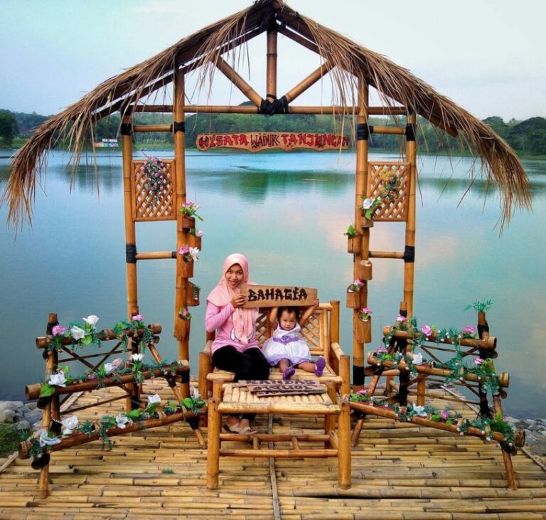 menikmati-keindahan-wisata-waduk-tanjungan-yang-damai