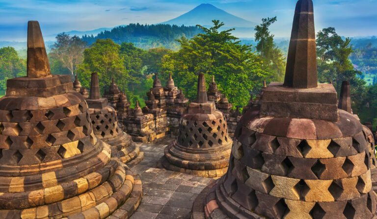 top-10-indonesian-tourist-destinations-discover-the-hidden-gems