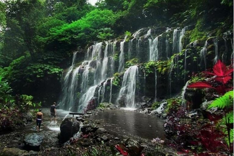 wisata-air-terbaik-di-indonesia-nikmati-keindahan-air-yang-menyejukkan