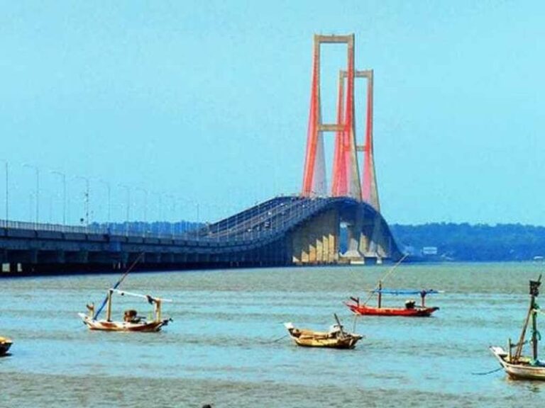 wisata-seru-di-jembatan-suramadu-yang-mengagumkan